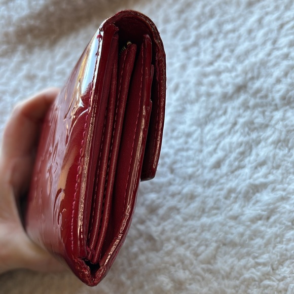 Louis Vuitton Vernis Wallet - Picture 10 of 11
